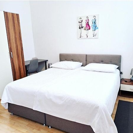 Apartment Ory 2 Between The Beach And City Center Pula Exteriör bild