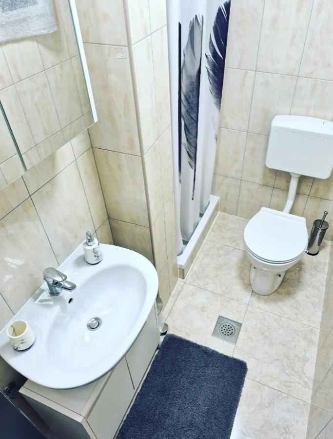 Apartment Ory 2 Between The Beach And City Center Pula Exteriör bild